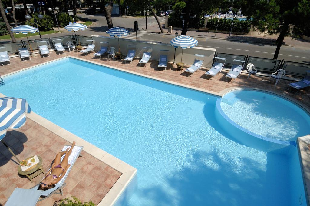 Hotel Imperiale Морской Милан Экстерьер фото